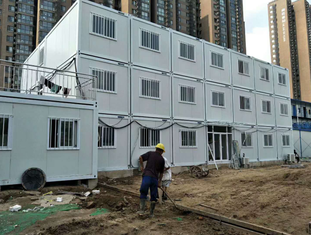 組裝式集成房屋各個(gè)方面有哪些普通房屋建筑沒(méi)有的特性優(yōu)勢(shì)，下面的文章中為您分享一下。